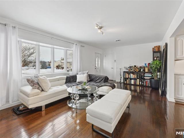 House for sale in Elmwood Park, New Jersey