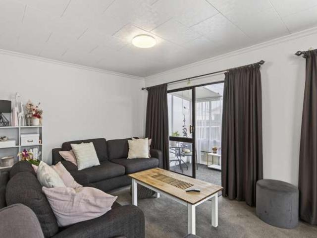 Townhouse for sale in Hillsborough, Taranaki