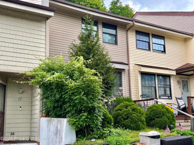 Townhouse for sale in Chinchilla, Pennsylvania