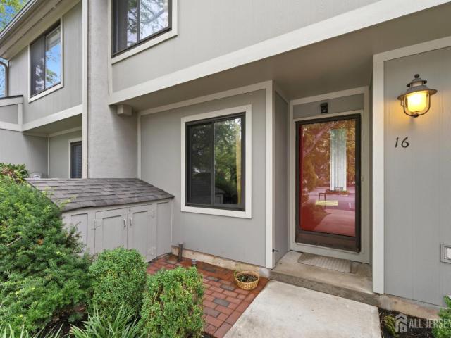 Townhouse for sale in Metuchen, New Jersey
