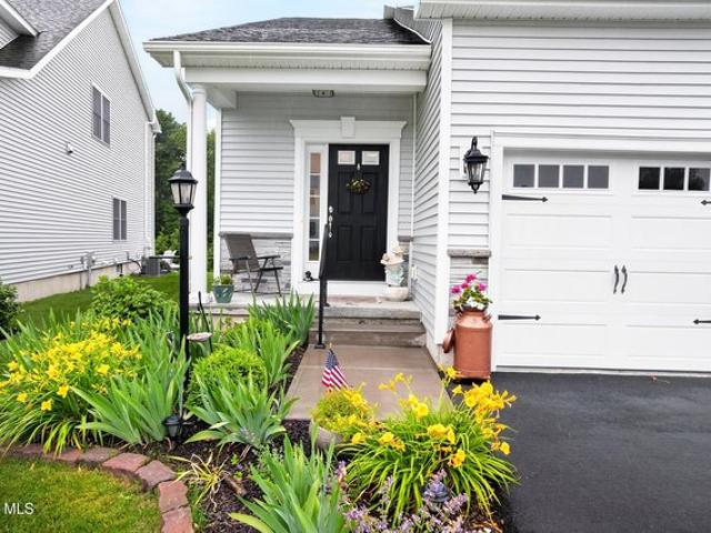 Townhouse for sale in Delmar, New York
