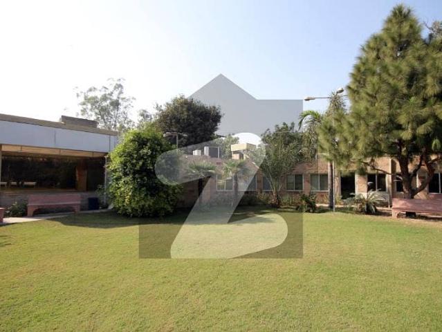 Building for sale in Lahore