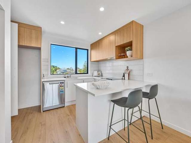 Townhouse for sale in Paremoremo