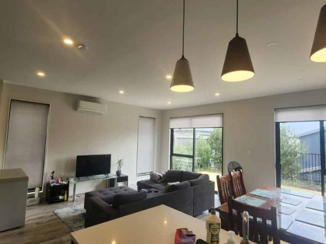 Townhouse for rent in Whangaparaoa
