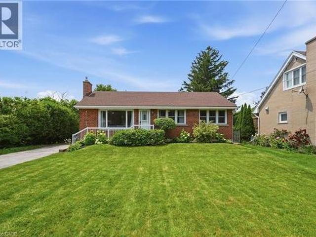 House for sale in Ancaster, Ontario
