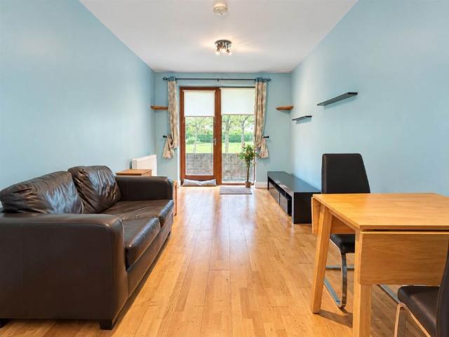 Apartment to rent in Woodstown, County Dublin