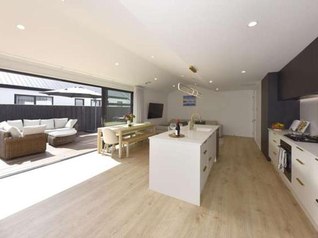 House for sale in Chaslands, Canterbury