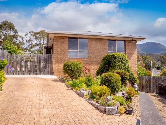 House for rent in Lenah Valley, Tasmania