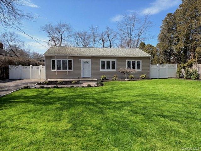 House for sale in Bohemia, New York