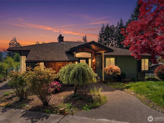 House for sale in Cathlamet, Washington