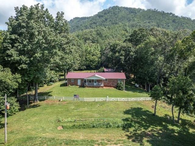 House for sale in Hayesville, North Carolina