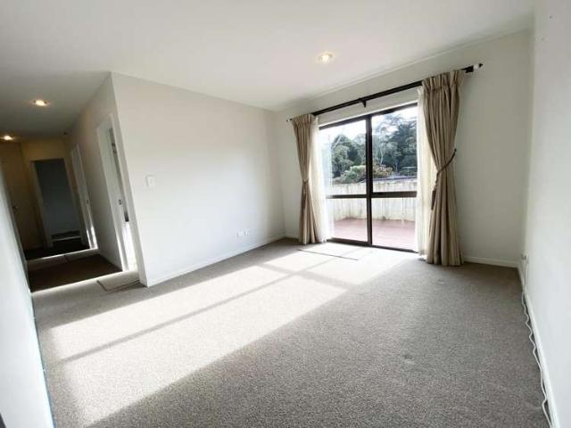 House for rent in Paremoremo