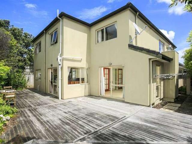 House for rent in Whangaparaoa