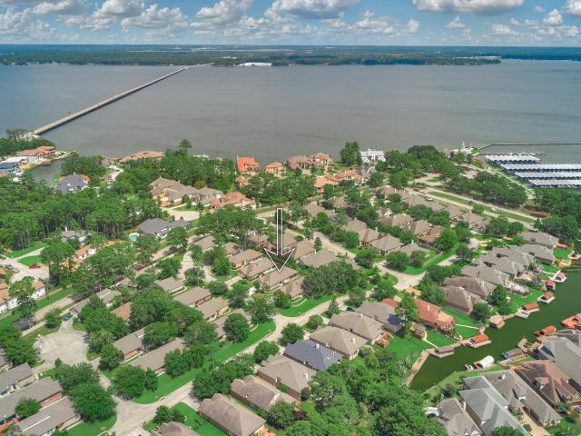 House for sale in Bentwater, Montgomery