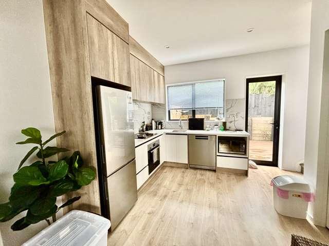 House for rent in Paremoremo