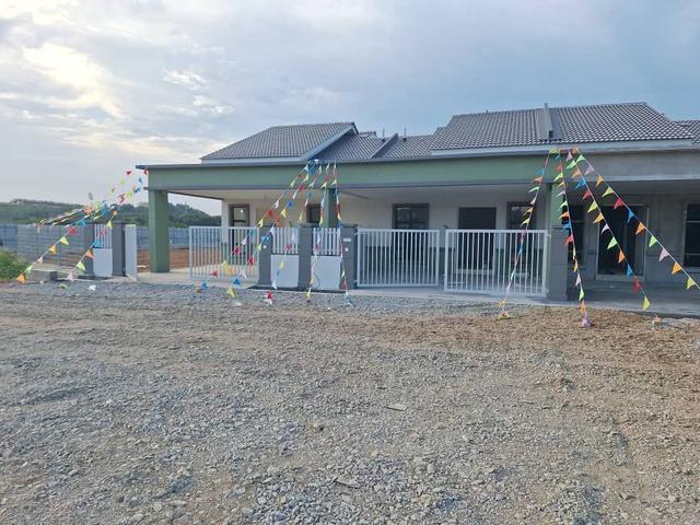 Terraced House for sale in Malaka