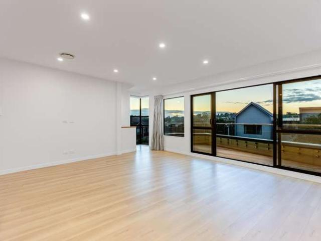 Townhouse for sale in Whangaparaoa, Oroua County
