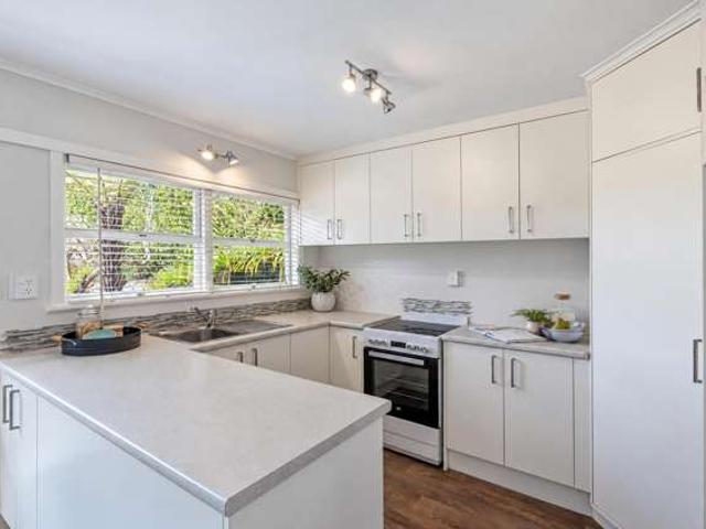 House for sale in Cockle Bay, Howick