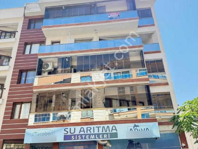 Bayrakli, İzmir içerisinde kiralık mülk