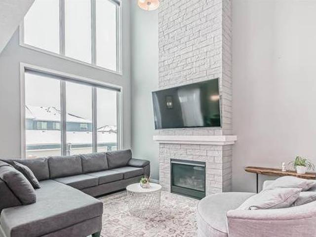 House for sale in Calgary