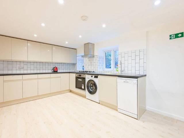 House for rent in St. George in the East, Greater London