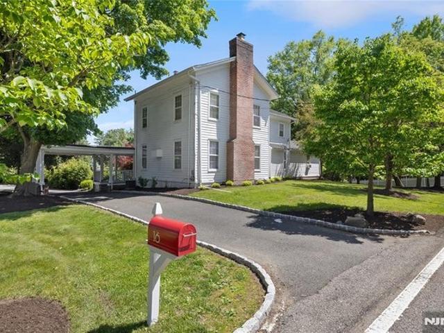 House for sale in Woodcliff Lake, New Jersey