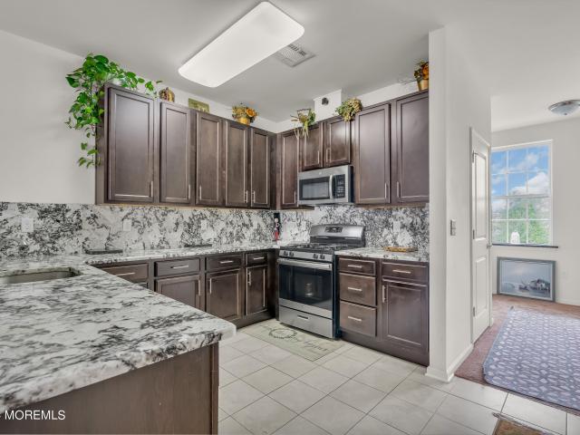 Condo for sale in Kendall Park, New Jersey