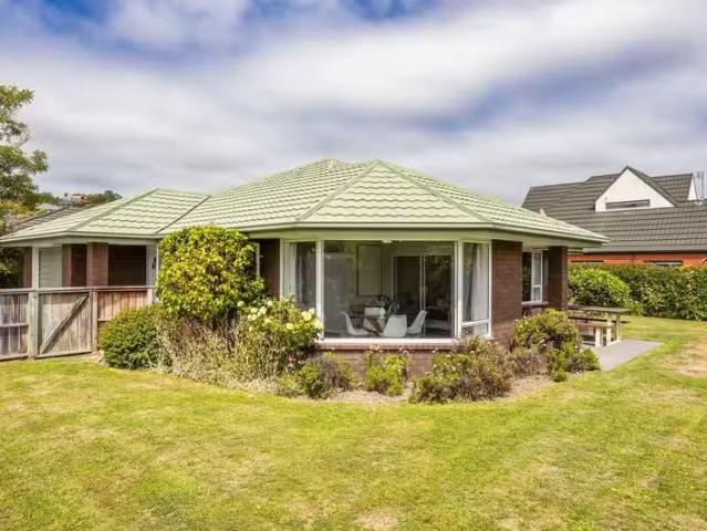 House for sale in Westmorland, Canterbury