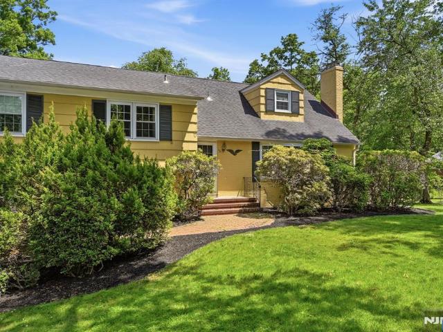 House for sale in Woodcliff Lake, New Jersey