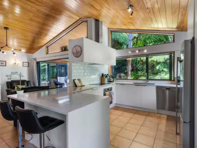 House for sale in Oratia, Oroua County