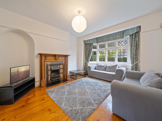 Apartment for rent in London Borough of Ealing, Park Royal