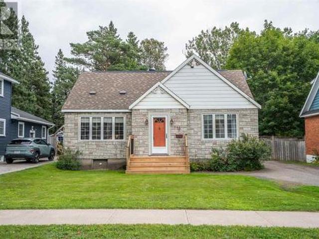 House for sale in Sault Sainte Marie, Ontario