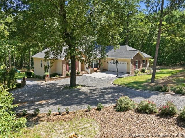 House for sale in Foxfire, Moore County