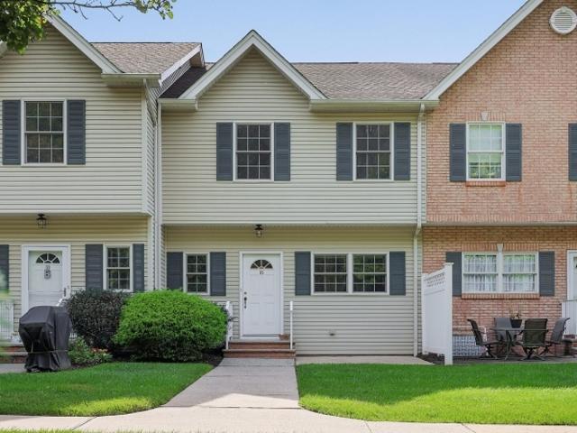 Townhouse for sale in Scotch Plains, New Jersey