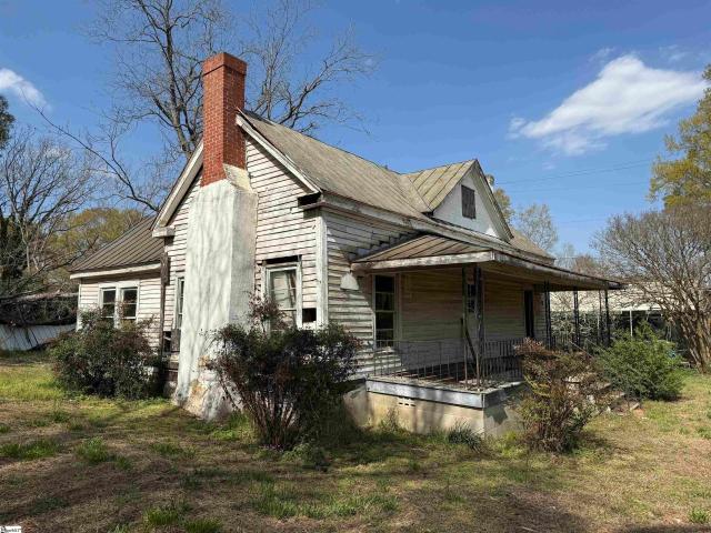 House for sale in Gray Court, South Carolina