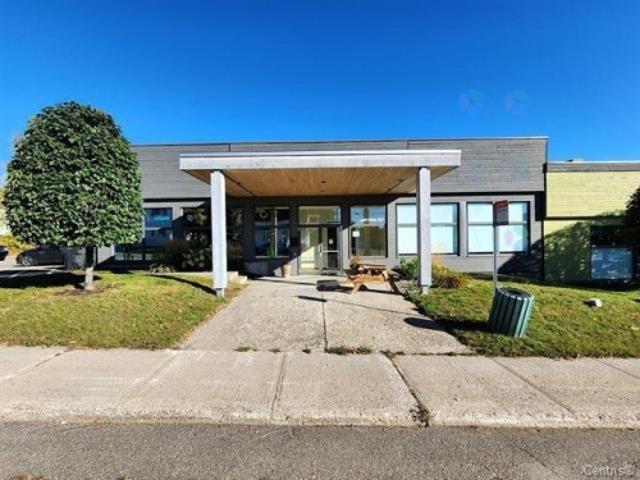 Commercial for rent in Laurentides, Quebec