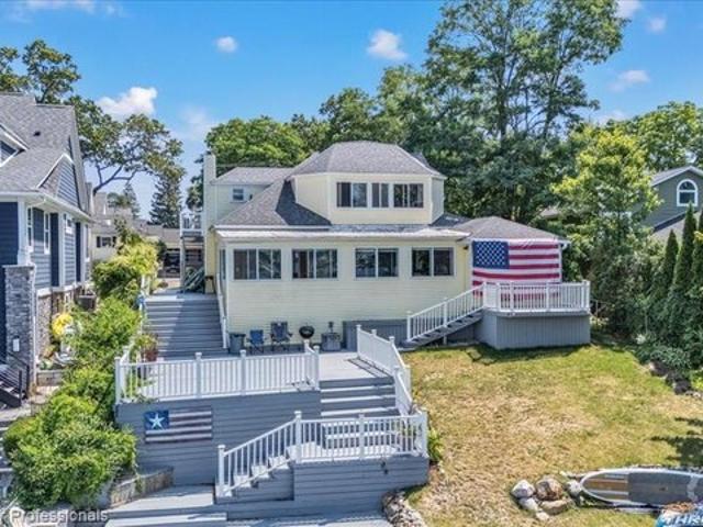 House for sale in Lake Orion, Michigan