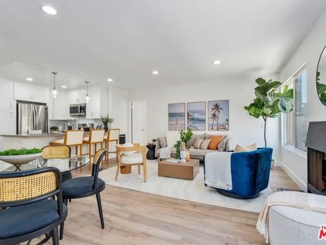 Condo for sale in Canoga Park, California