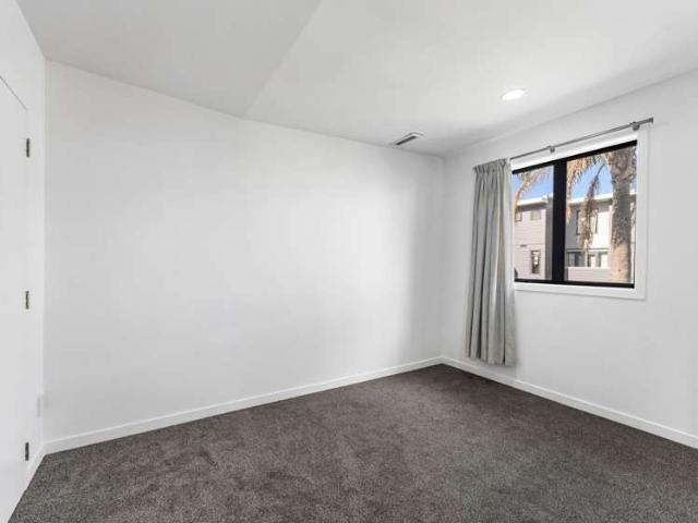 Townhouse for sale in Avondale, Oroua County