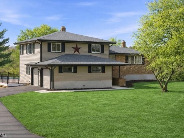 House for sale in Pittstown, New Jersey