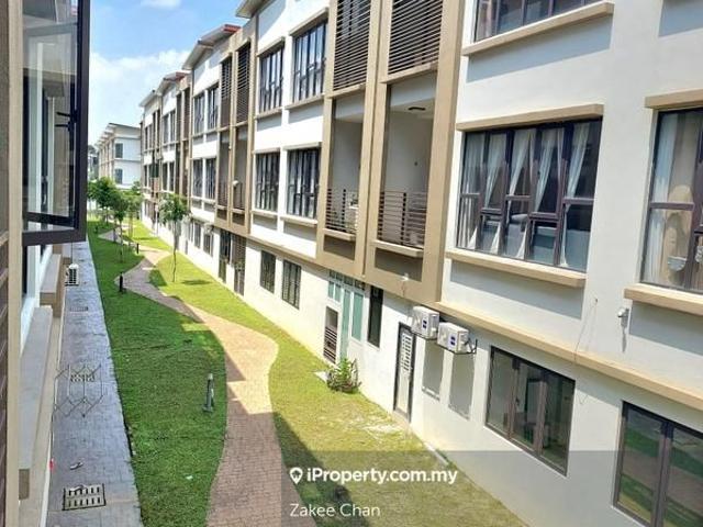 Townhouse for rent in Tanjong Sepat, Selangor