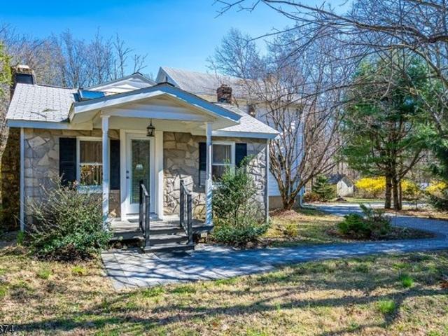 House for sale in Lebanon, New Jersey
