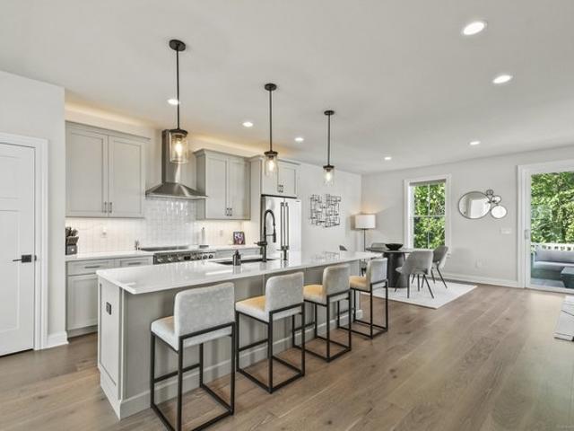Townhouse for sale in Cheshire, Connecticut