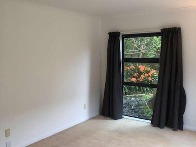 House for rent in Paremoremo