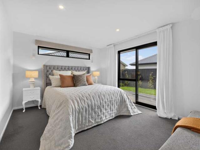 House for sale in Chaslands, Canterbury