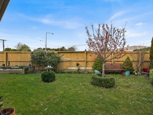House for sale in Chaslands, Canterbury