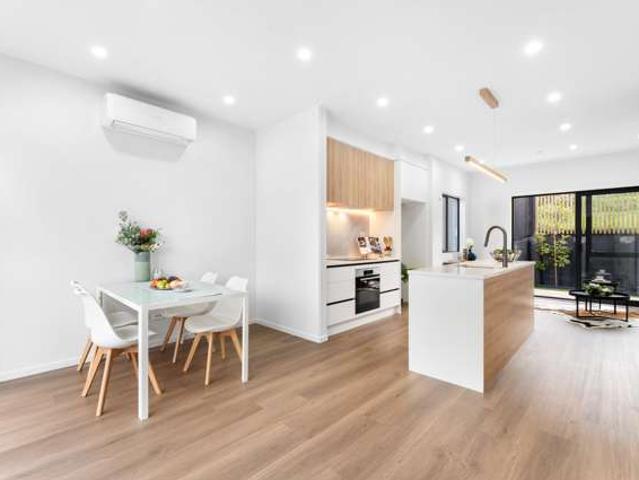 Townhouse for sale in Paremoremo