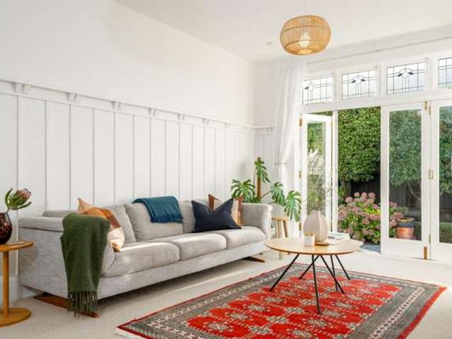 House for sale in Chaslands, Canterbury