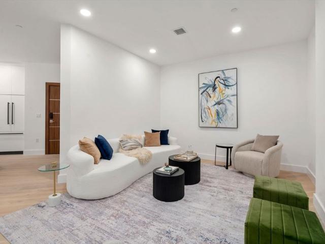 Condo for sale in Wellesley, Massachusetts