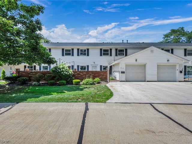 Condo for sale in Concord Commons, Mentor